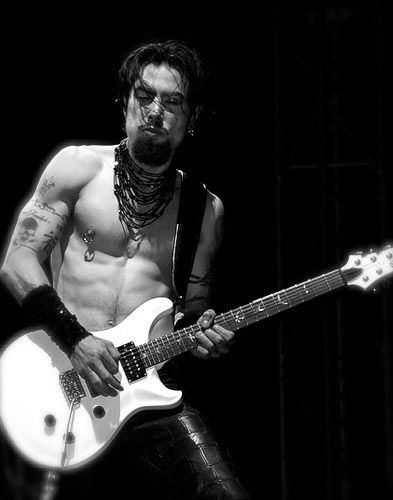 Photo of Dave Navarro