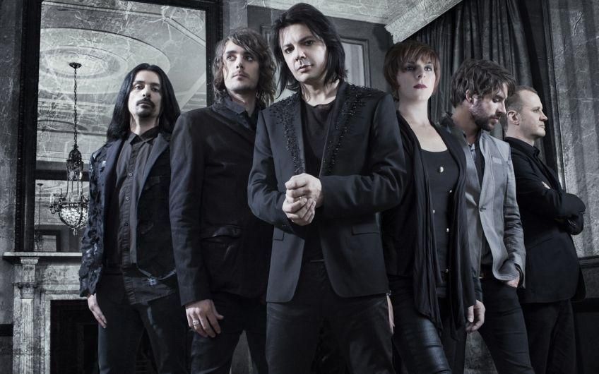 Foto de Love Amongst Ruin