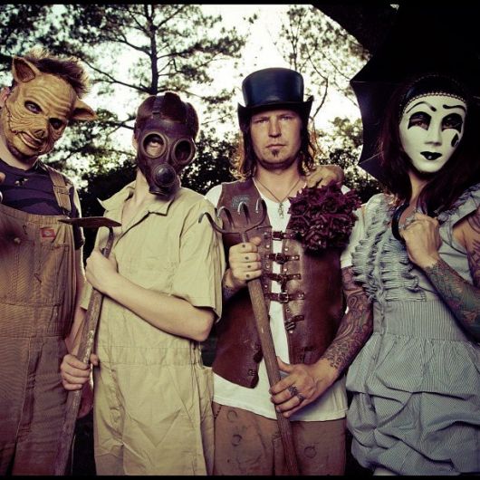 Foto de White Collar Sideshow