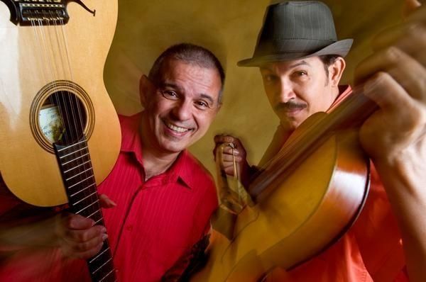 Foto de Siba e Roberto Corrêa