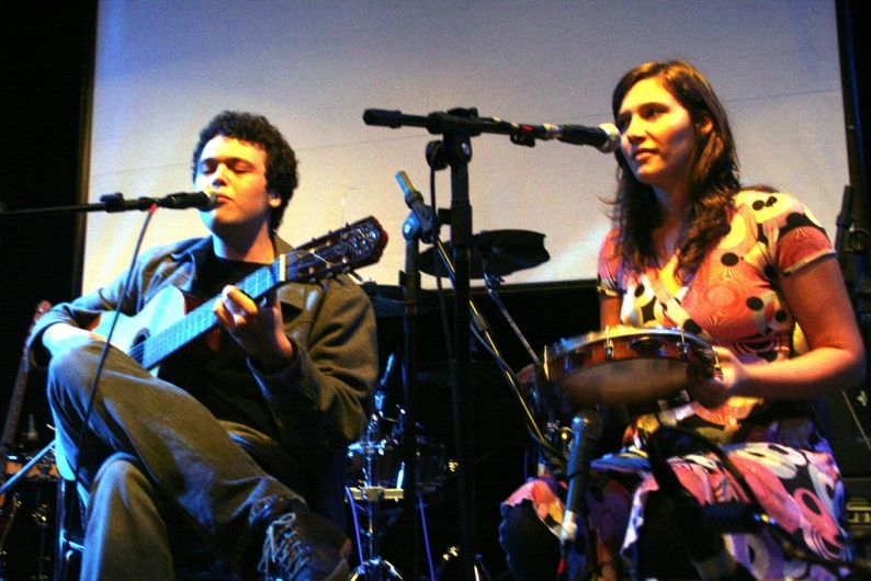 Foto de Pitanga em Pé de Amora