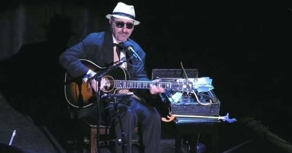 Photo of Leon Redbone