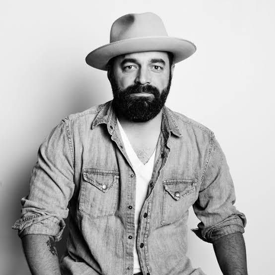 Foto de Drew Holcomb