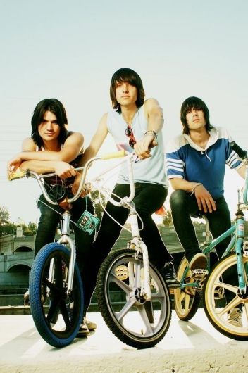 Photo of Everybody Else