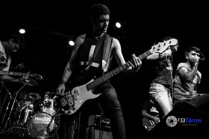 Foto de Awaking The Crowd