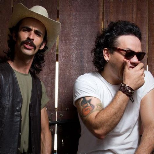 Foto de Billy Brown e o Incrível Magro de Bigodes