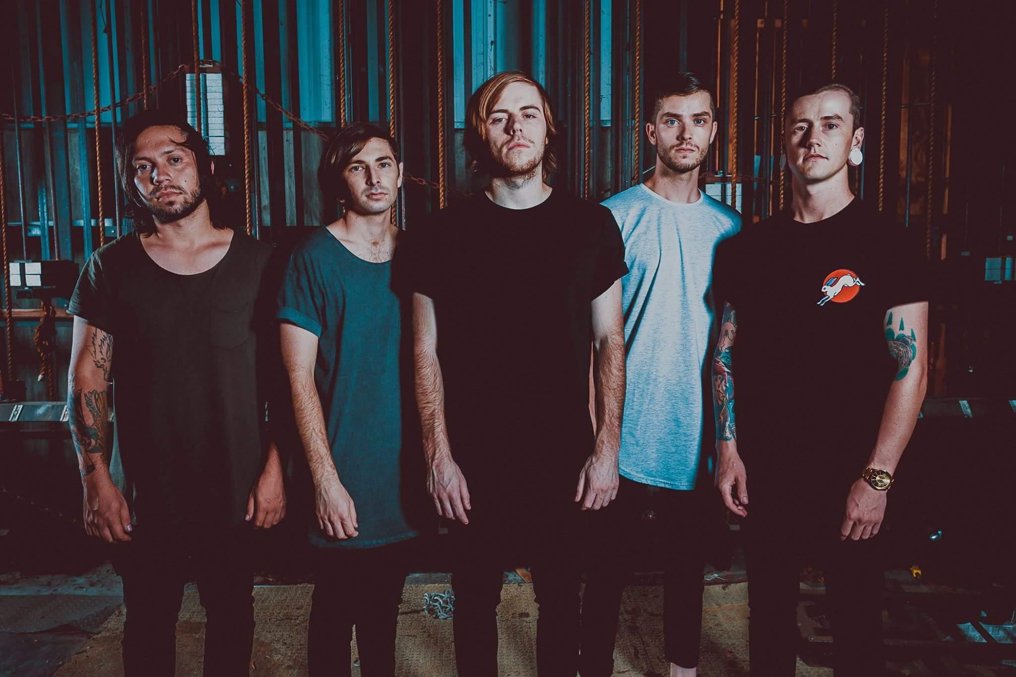 Foto de Thousand Below