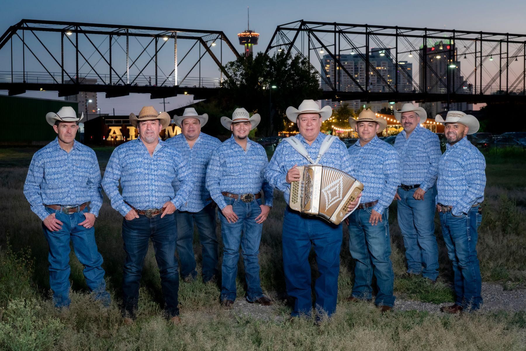 Foto de David Lee Garza y Los Musicales