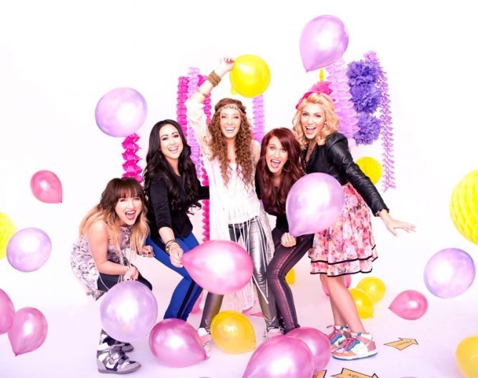 Foto de 1 Girl Nation