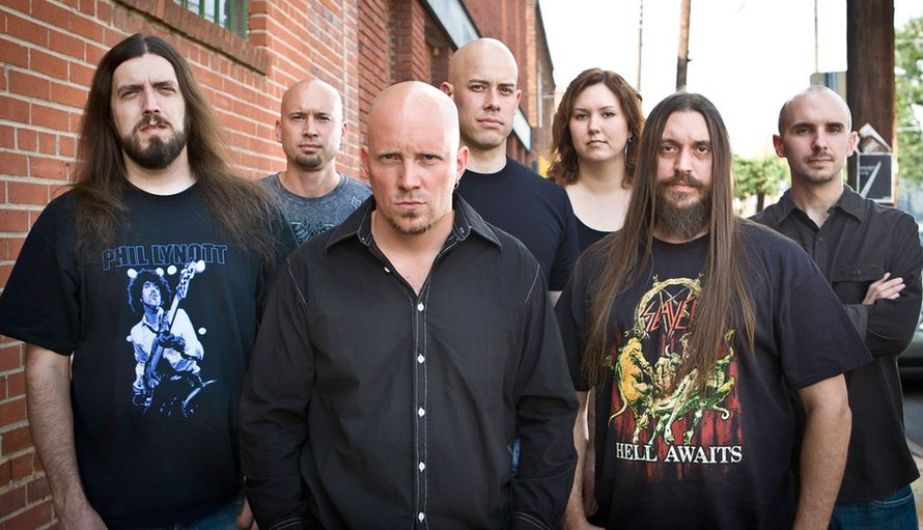 Foto de While Heaven Wept