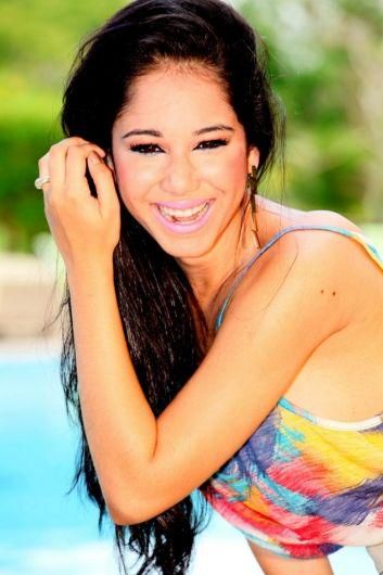 Photo of Allana Macedo