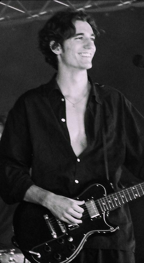 Photo of Stephen Sanchez