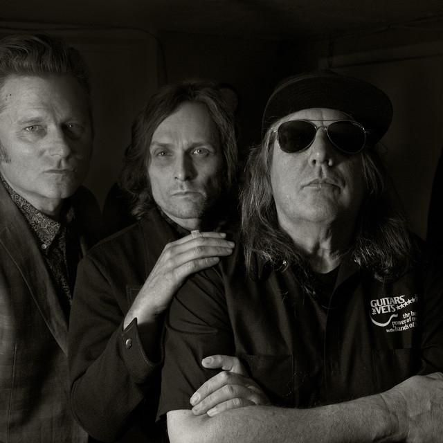 Foto de Drivin N Cryin