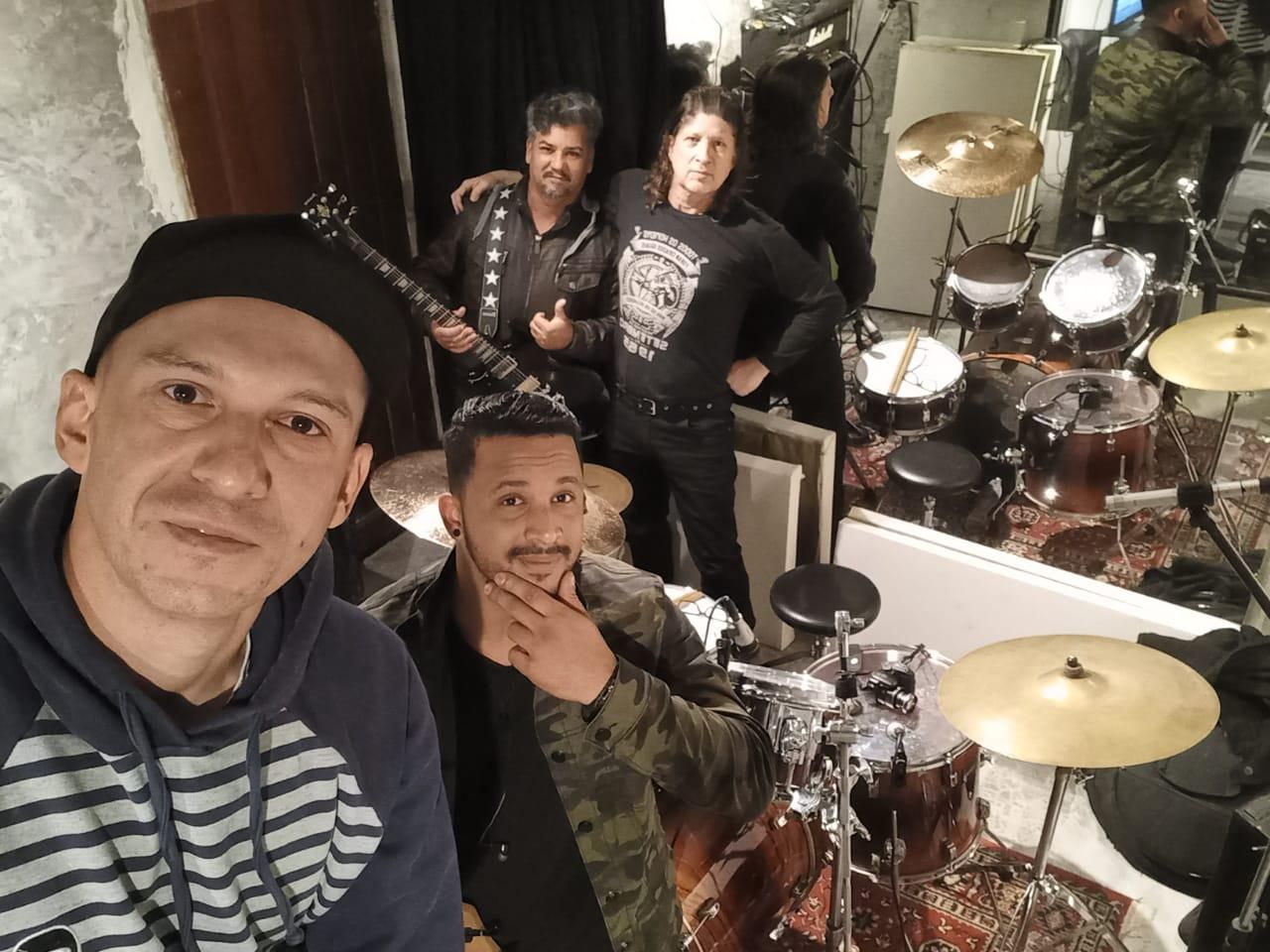 Foto de Os Nativos da Ilha