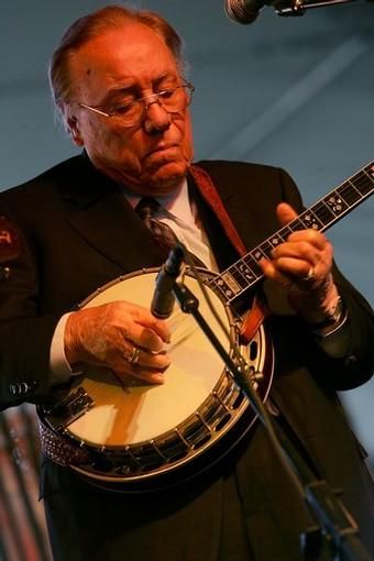 Photo of Earl Scruggs