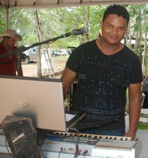 Foto de Juninho dos Teclados