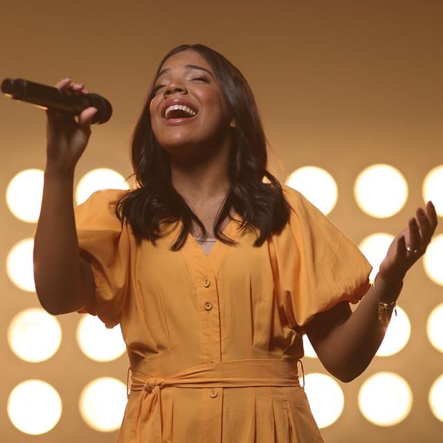 Photo of Larissa Santos