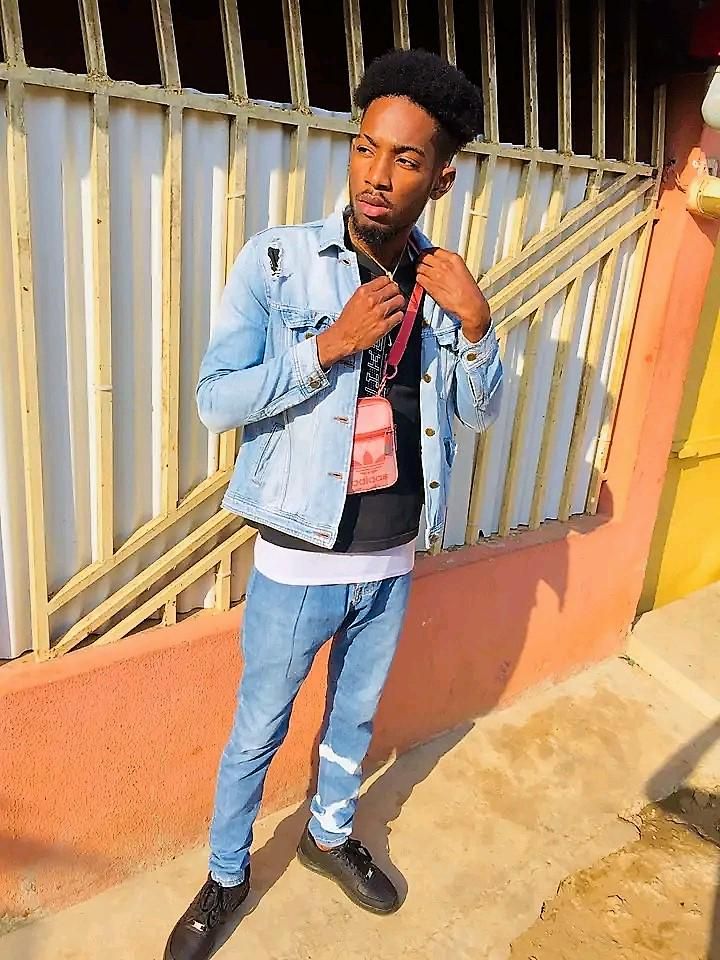 Foto de HOLD MUSIC OFFICIAL