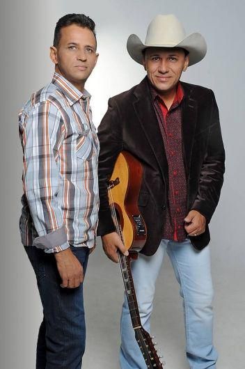 Foto de Falcão e Josué