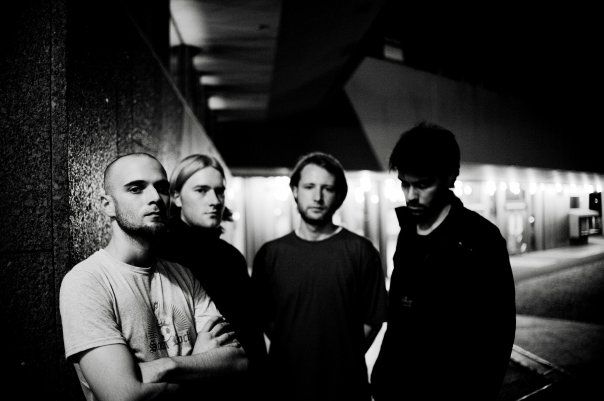 Foto de Fire On Dawson