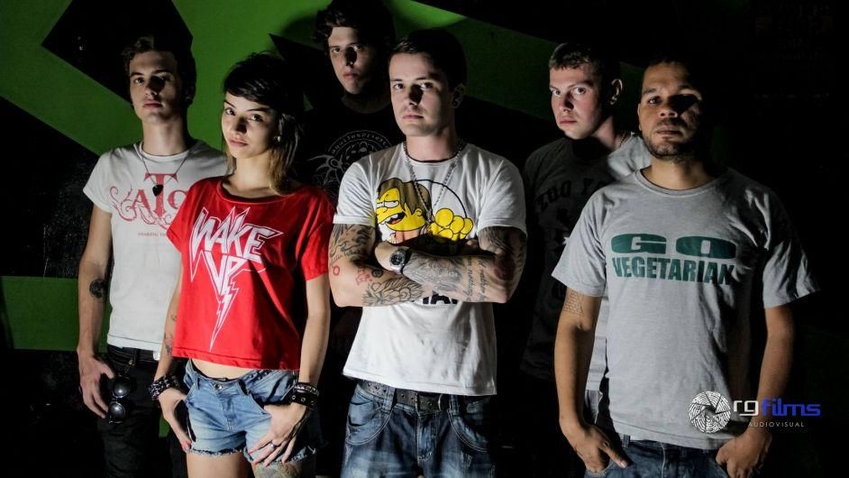 Foto de Awaking The Crowd