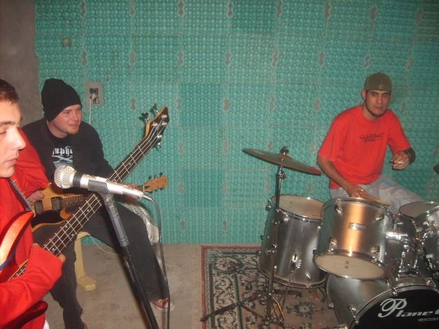 Foto de Estranhos Em Comum