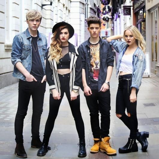 Foto de Only The Young