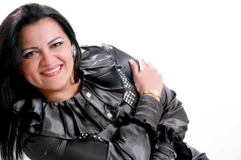 Photo of Cantora Anita Reis