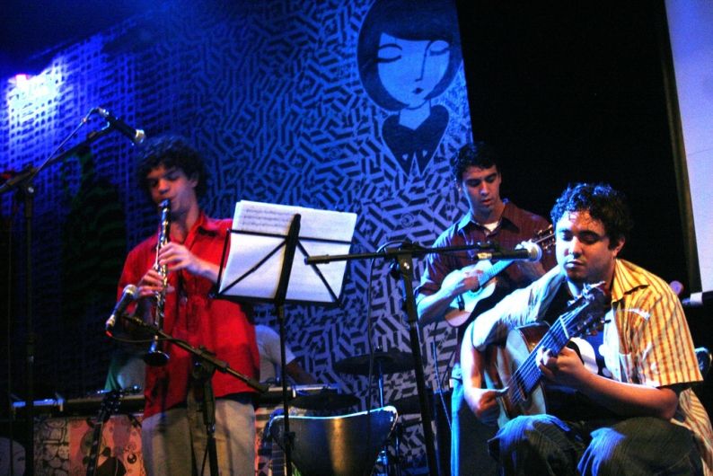 Foto de Pitanga em Pé de Amora