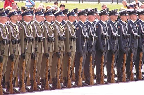 Foto de Hinos e Marchas Militares