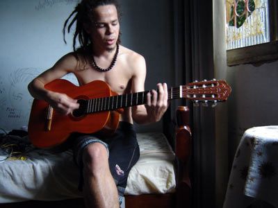 Foto de Suicídio Ao Pé do Ouvido