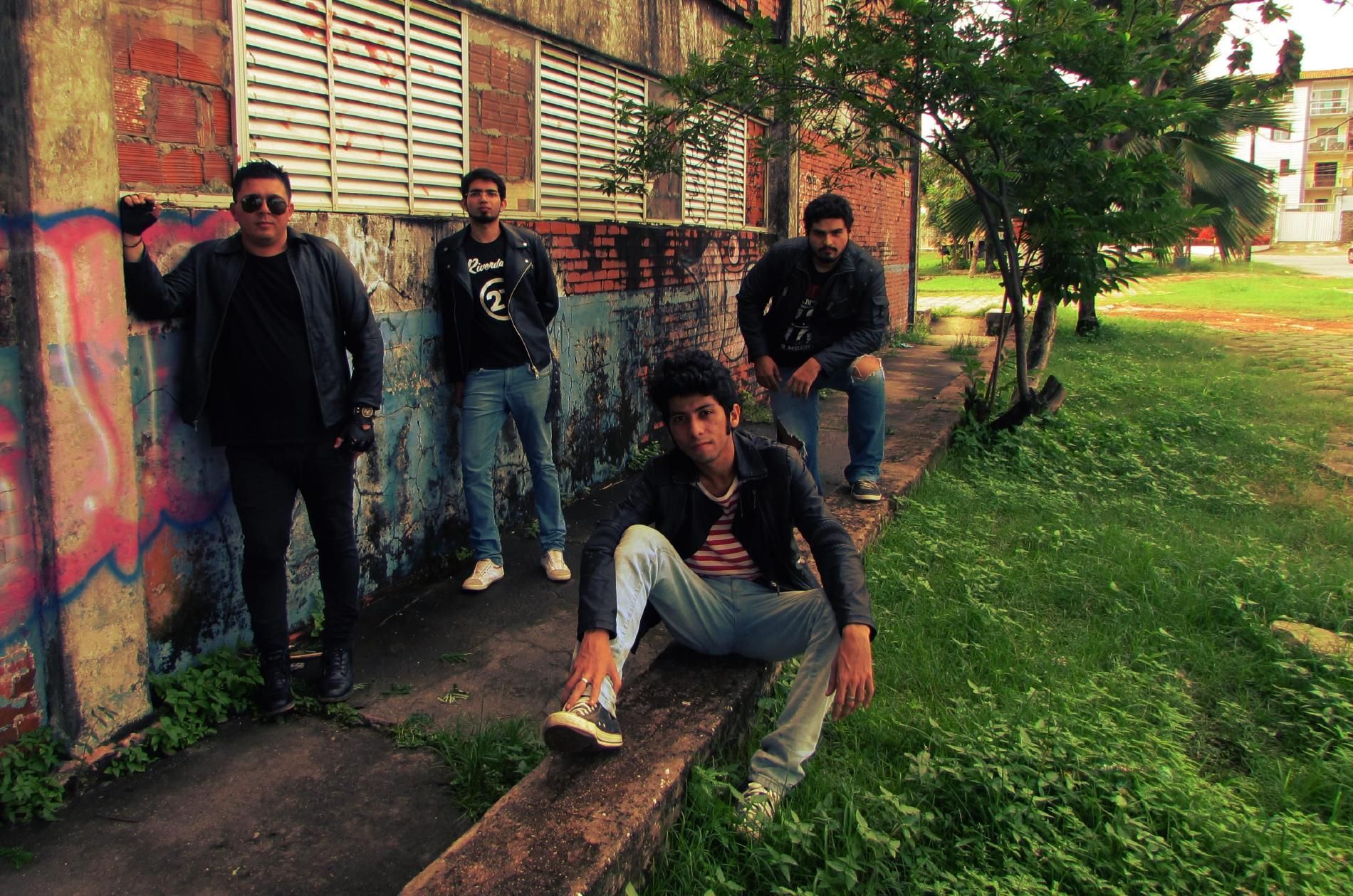 Photo of Os Intrusivos