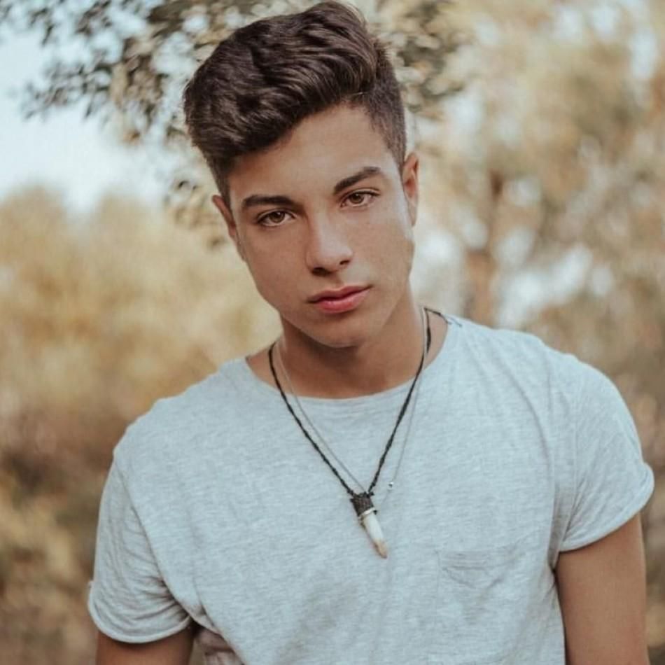 Photo of Naim Darrechi