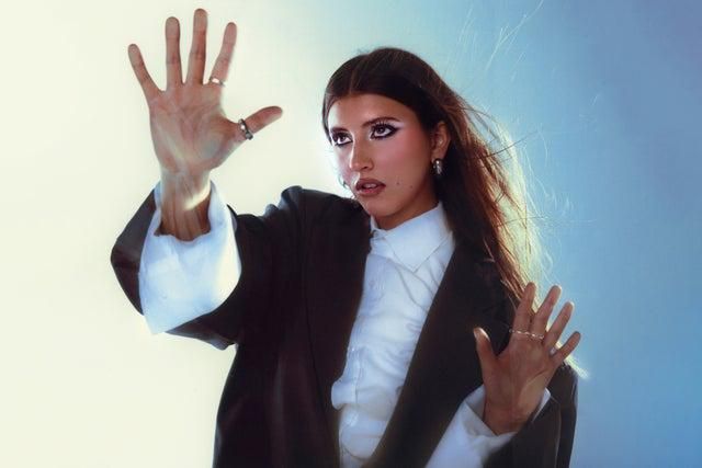 Photo of Lindsey Lomis