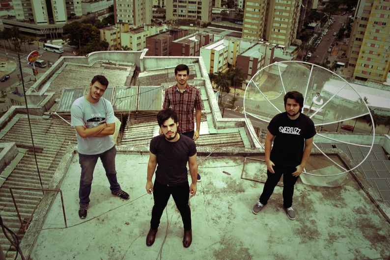 Foto de Crooked Lines