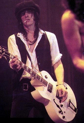 Photo of Izzy Stradlin