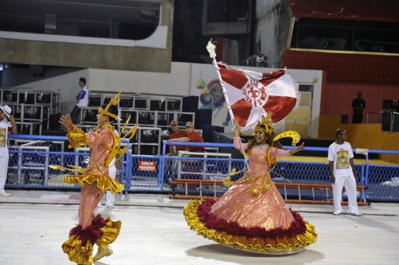 Foto de GRES Difícil é o Nome