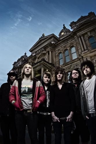 Foto de Here I Come Falling