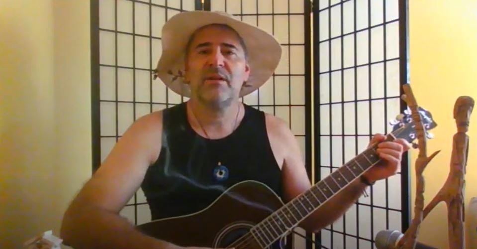 Foto de Galo Paz e Amor