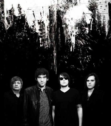 Foto de Man On Earth