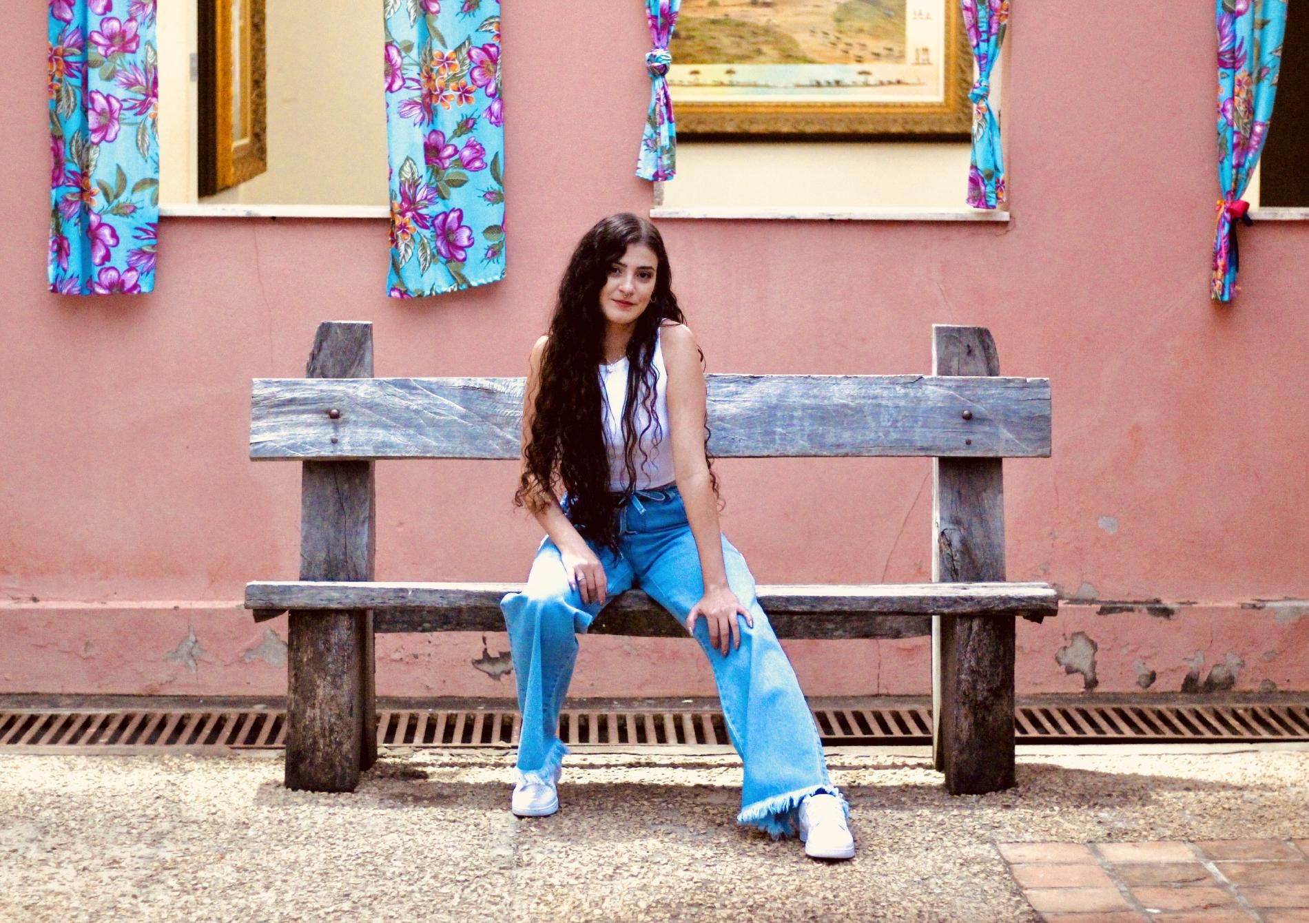 Foto de Lívia Ellen MC