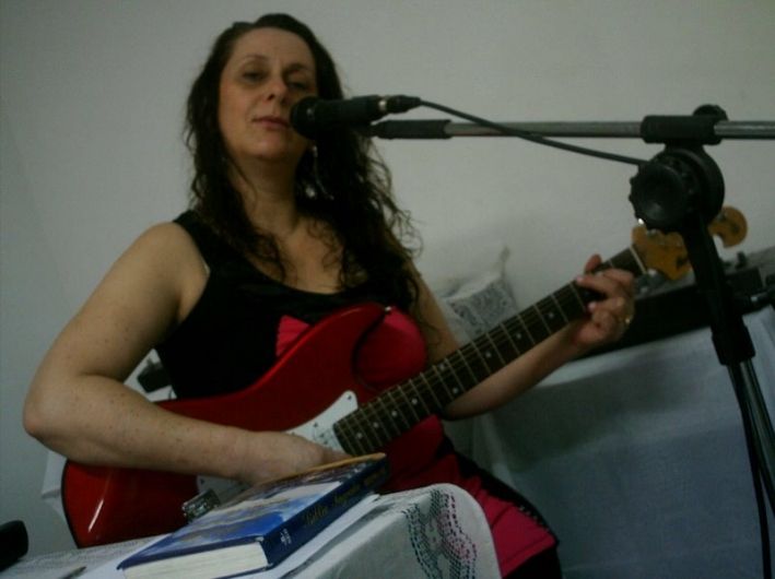 Photo of Helena Linhares