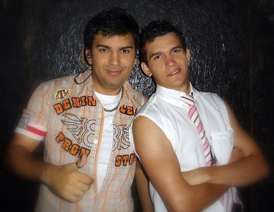 Foto de Leandro e Celso Lee