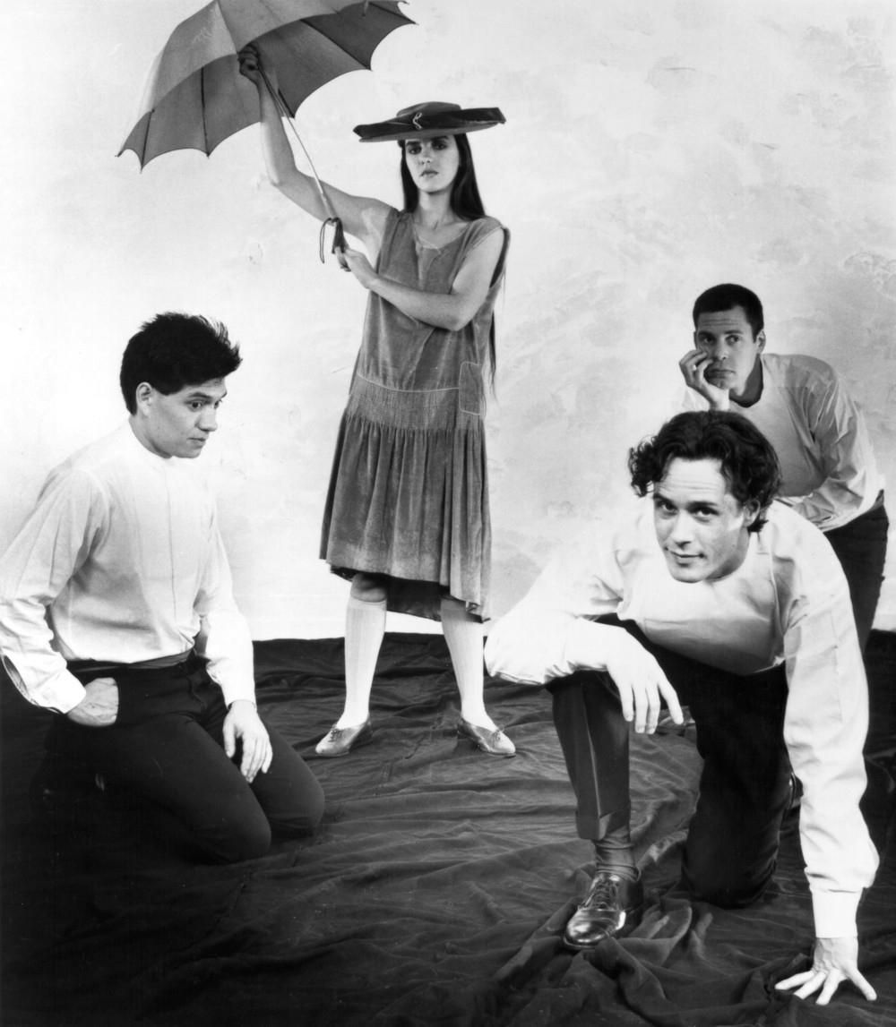 Foto de Suburban Lawns