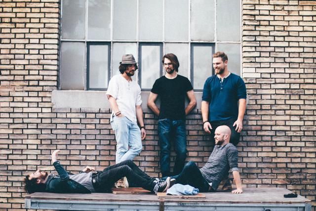 Foto de The Gardener & The tree