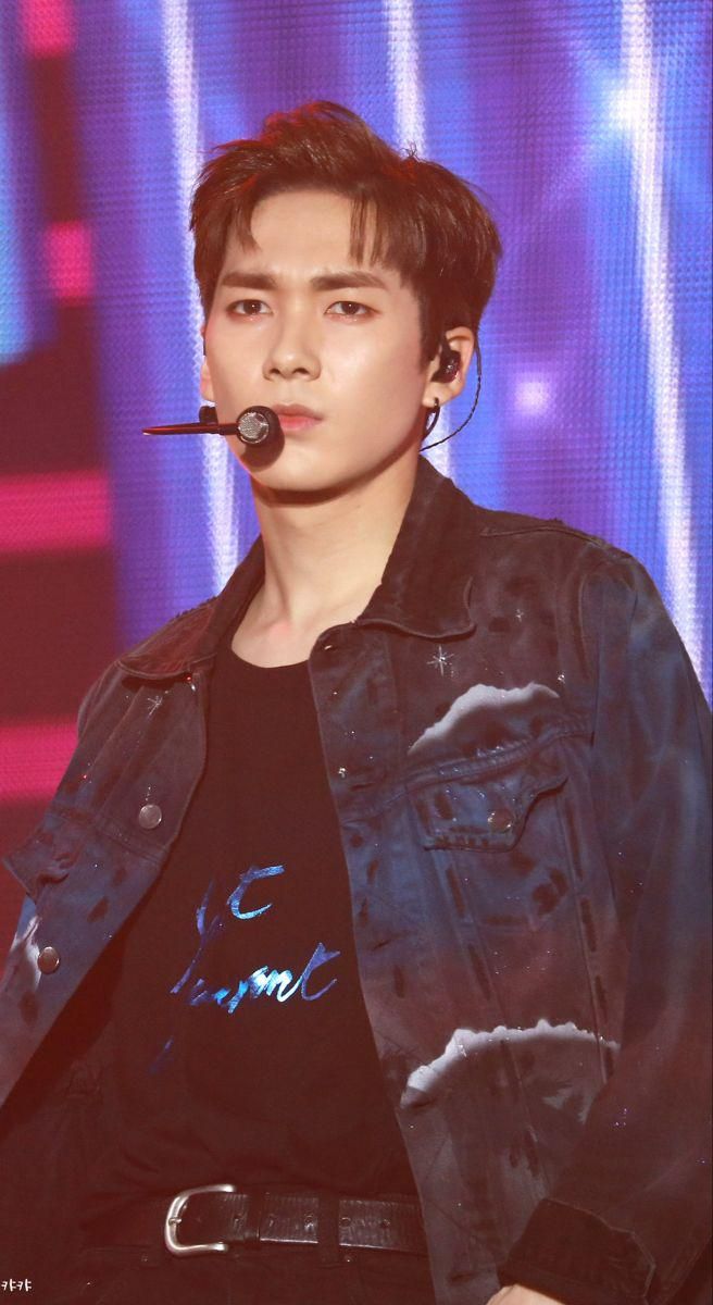 Foto de Aaron (NU'EST)