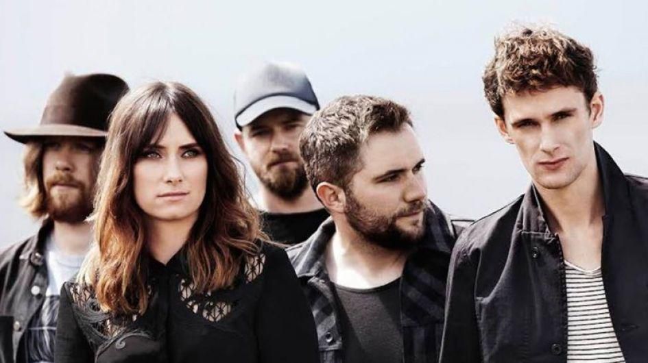 Foto de Walking On Cars