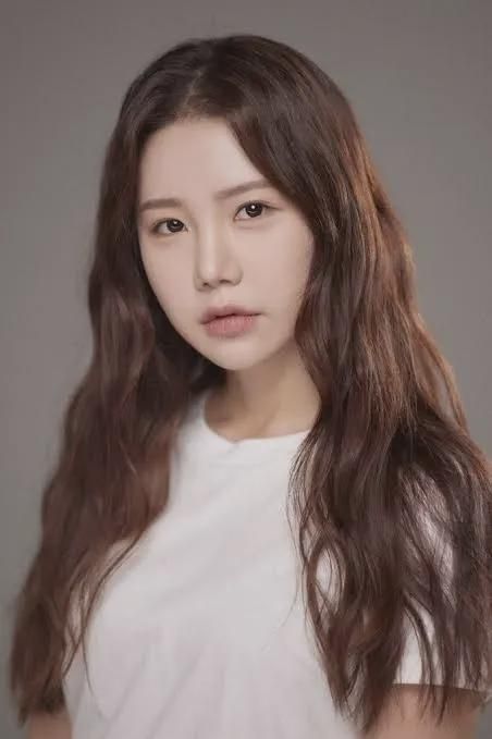 Foto de Ha Yea Song (송하예)