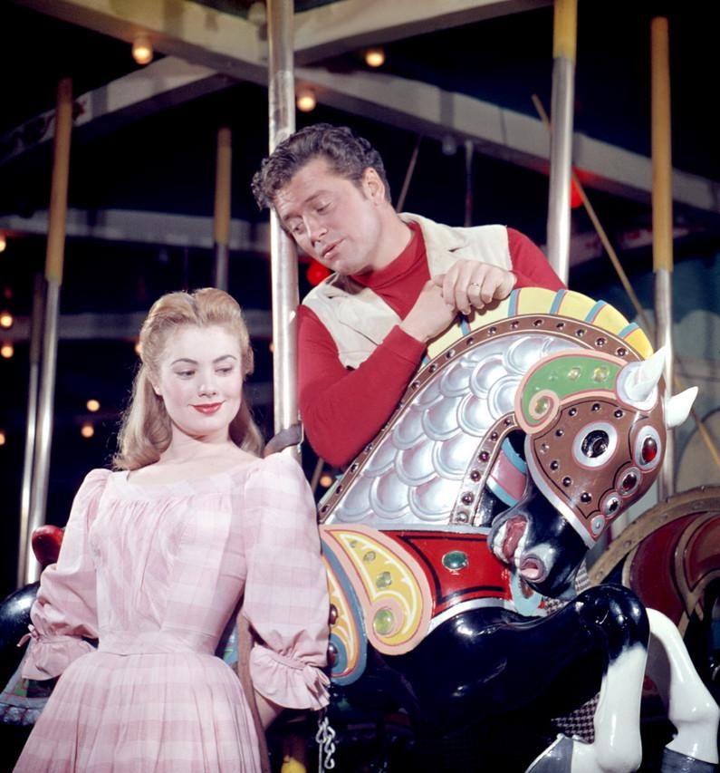 Foto de Carousel (musical)