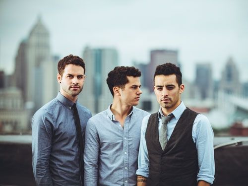 Foto de Dinner And a Suit